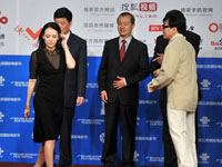 成龙亮相《天将雄师》发布会”