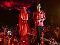 中西式婚礼上演极致浪漫”