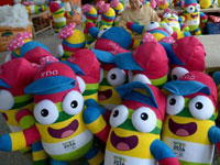 南京青奥会吉祥物“砳砳”加紧生产”