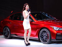 邓紫棋助阵北京车展”