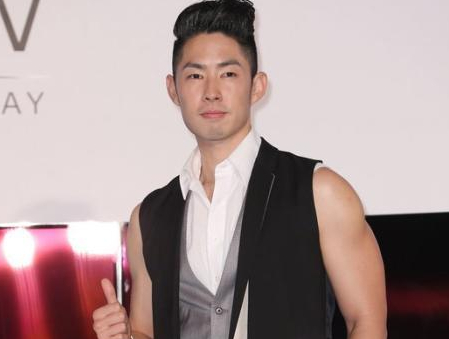 吴建豪健美肌肉令人垂涎”