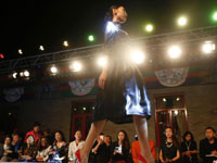 北京空中四合院上演中式服装秀 嫩模大秀“中国风””