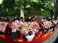 450米“全牛宴流水席”亮相杭州”