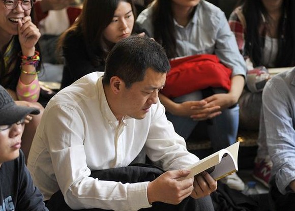 李亚鹏为爱女李嫣画作吆喝”