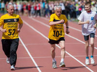 波兰104岁老人百米跑32秒破纪录”