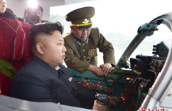 金正恩视察朝鲜人民军空军部队”