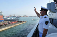 中国海军舰艇首次访问塞内加尔”