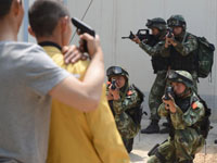 山西武警强化防暴处突演练”