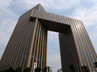 郑州一建筑因酷似央视大楼被戏称“小裤衩””