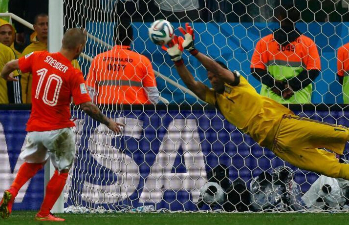 阿根廷点球淘汰荷兰队闯进世界杯决赛”