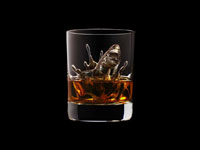 日本公司推唯美“杯中冰雕””