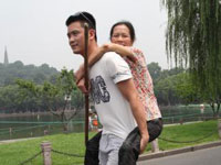 ��ĸ���ȽŲ��� Т�ӱ�ĸ���κ���������