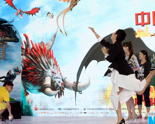 蒋雯丽细高跟鞋练投篮 白百何谈儿子幸福甜笑”