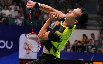 中国羽毛球队素有“劳模”之称的杜鹏宇”