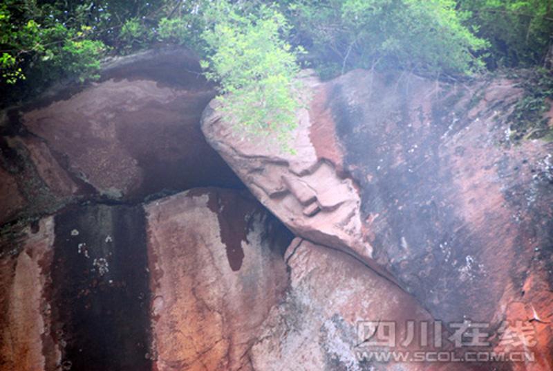 �Ĵ�һ�����±��ֱ��桰���桱�� ���Ʒ�ͷ��