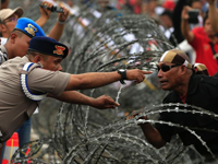 ӡ����������֧���߷�Ժ���뾯��������ͻ��