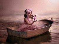 新西兰母亲视独臂女儿如女神拍奇幻照”