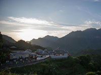 探访金秀瑶寨 感受瑶族风情”