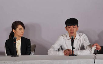 台湾男星柯震东在京举行道歉会(高清组图)”