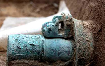 陕西周原遗址发现西周车马坑 埋有珍贵青铜马车(高清组图)”