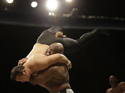 �����������ƽ���ⲫˤ�� ����𱬾���������Ů(������ͼ)��