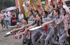 �����������Ա��赸�����ձ�Ͷ��69���꣨������ͼ����