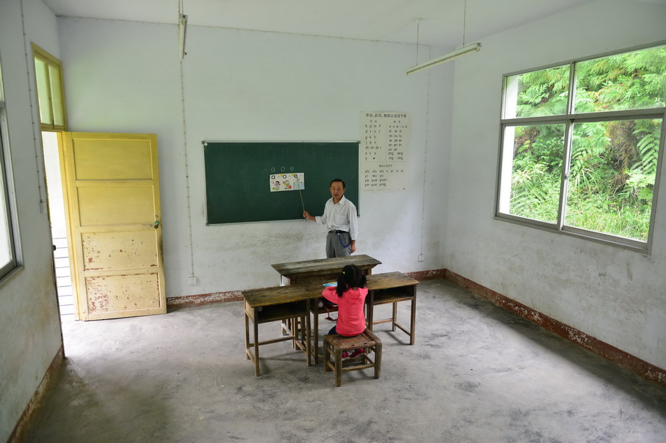 ������ʩ���������˵�ѧУ����ѧ��