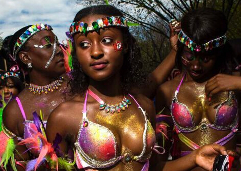 纽约街头上演“最炫北美风””