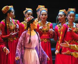 新疆原创音乐剧《阿拉木汗传说》乌鲁木齐首演”