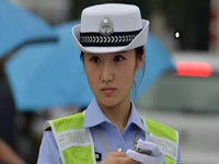 ������Ů����΢������ ���Ѹ�̾�����Թų���Ů��