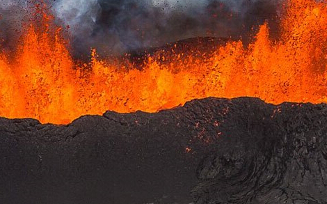 ������ɽ�����ҽ��γ�30�׸߻�ǽ����ͼ����