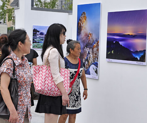 ��ɽ200��������Ӱ������Ʒ���ž���Ӯ����(ͼ)��