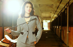 刘翔娇妻杂志封面照 化身优雅女骑士飒爽迷人”