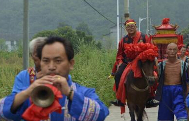 张家界武陵源 土家婚礼成时尚”