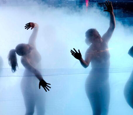 前卫舞剧大玩湿身秀 引爆京城中秋之夜”