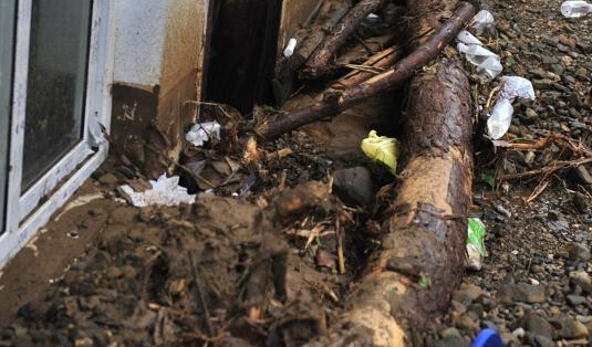 持续强降雨袭陕 镇巴县受灾严重”