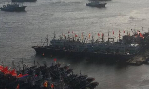 东海结束3个半月休渔期 浙江象山石浦港千舟竞发”