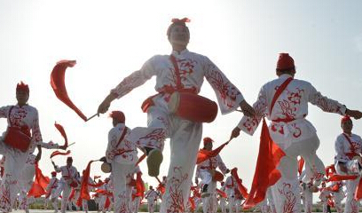 新疆巴州第十届“东归那达慕”节开幕”