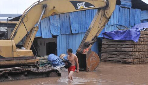 长江洪峰过境重庆主城菜园坝被淹”