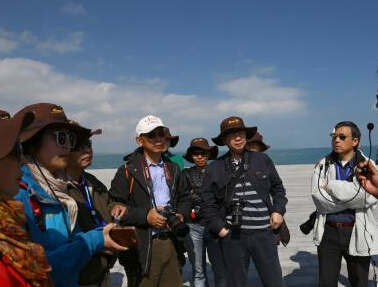 高原圣湖迎来世界华文媒体高层参观考察”