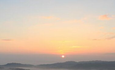 四川长宁蜀南竹海雨后现日出云海”