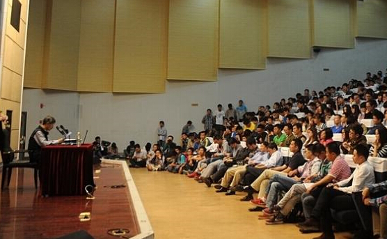 ����ЬԺʿ����У��ѧ �����˯Ц�����á�