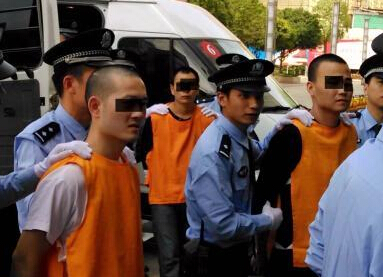 湖北荆门22人涉黑团伙案开审”