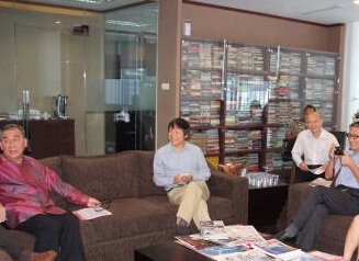 中国媒体代表团访问印尼华文媒体”