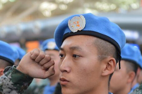 中国第二批赴马里维和部队后续分队官兵出征”