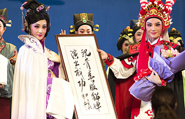 “90后”少女上演三国大戏青春版越剧《貂蝉》”