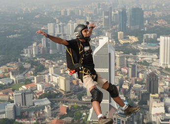 ����ţ�˾ۼ���¡���� ����һԾ�����޿��(������ͼ)��