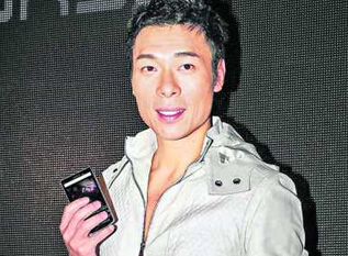 许志安生病声音沙哑 想喝郑秀文煲的汤(图)”