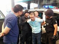 浙江毒贩高速上遭民警围剿 后悔出门未带枪(图)”