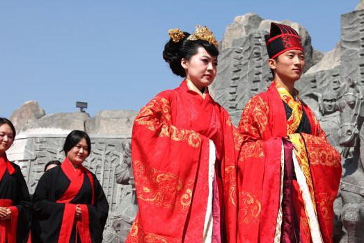 ��������ǽ��ַ����㳡���ݺ�������